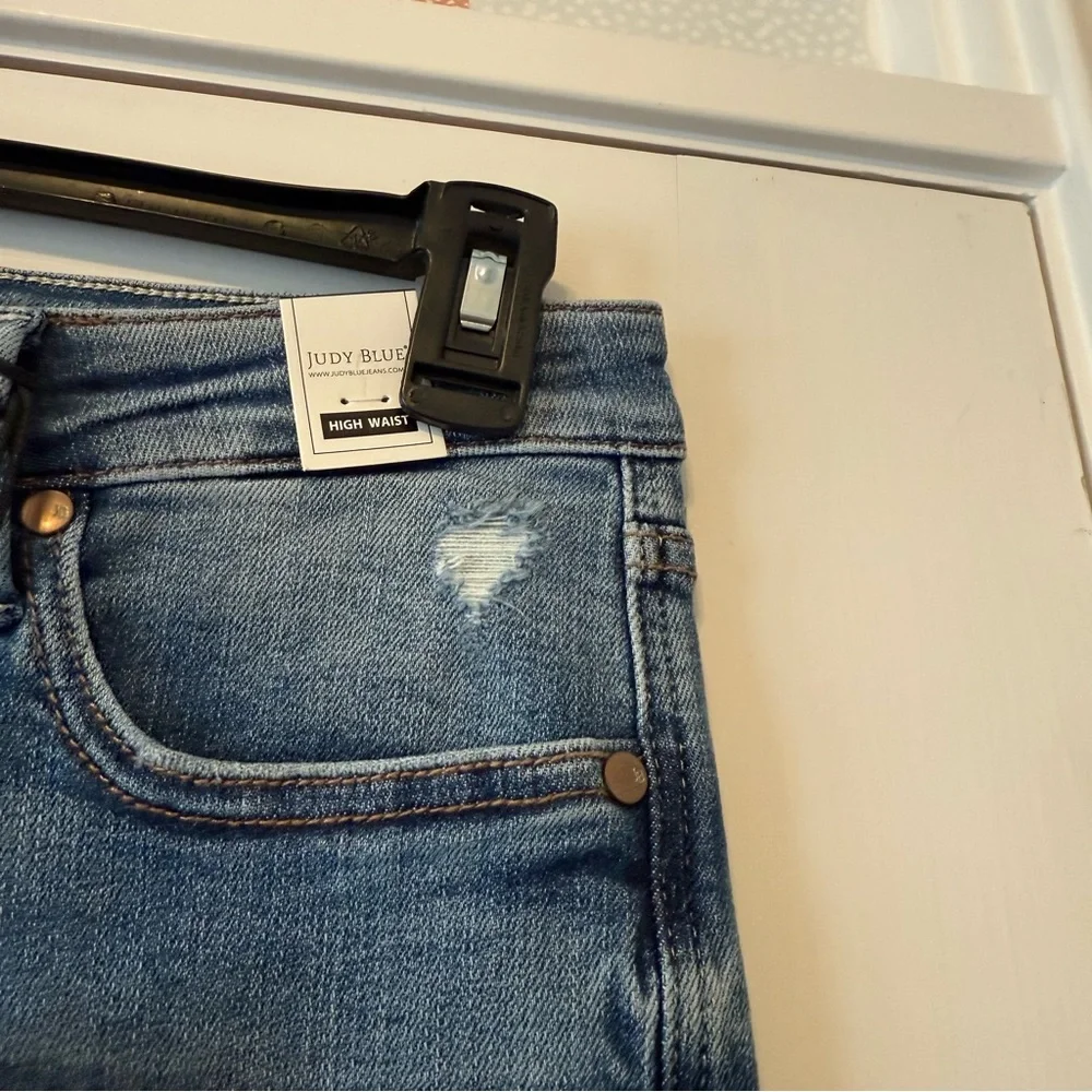 NWT Judy Blue Straight High Rise Tummy Control Distressed Knee Jeans Size 13/31 - Picture 8 of 16
